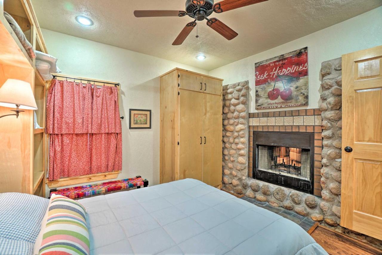 Charming Hilltop Cottage In Medicine Park! 외부 사진